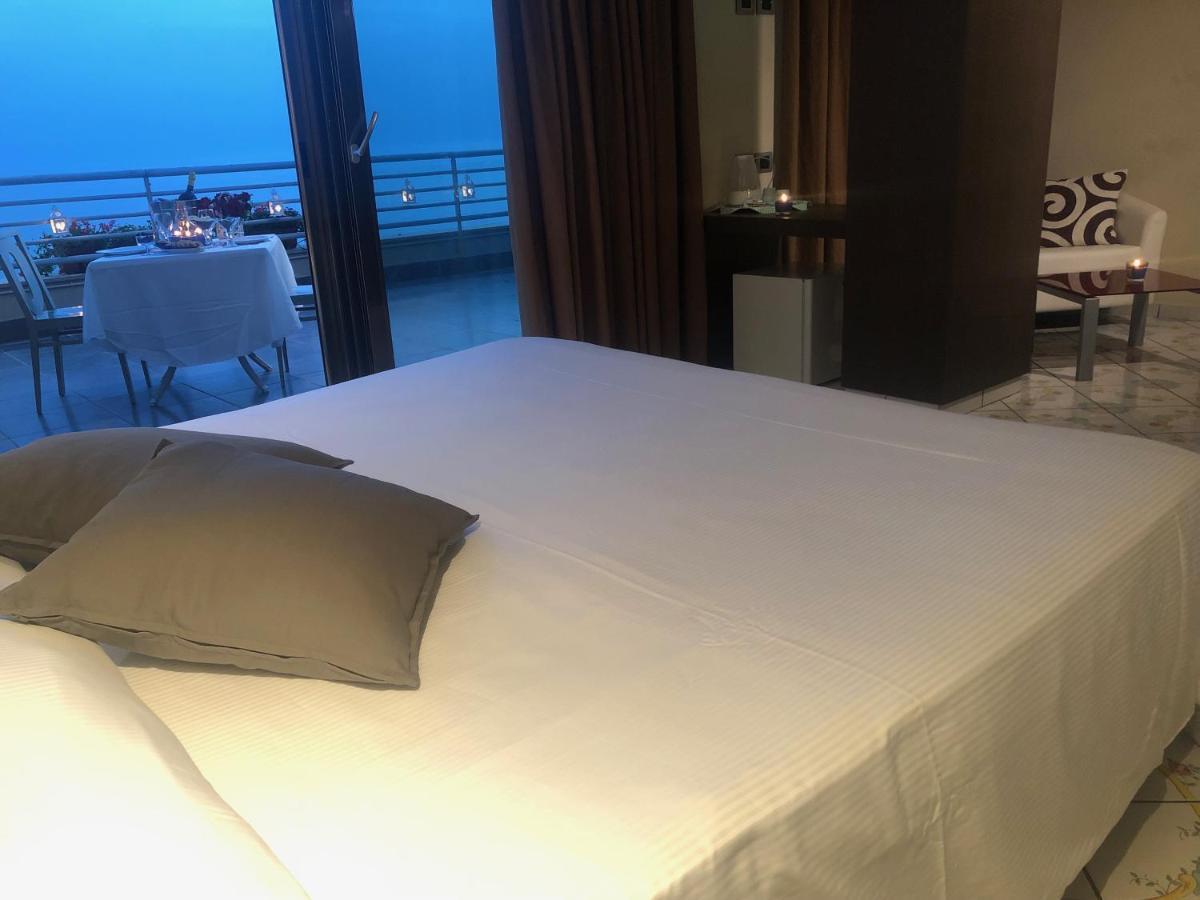 Hotel Ancora بونتيكانيانو المظهر الخارجي الصورة